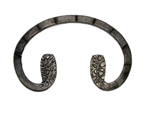 C006 Forged Steel C-Scroll 4in Hammered Ends